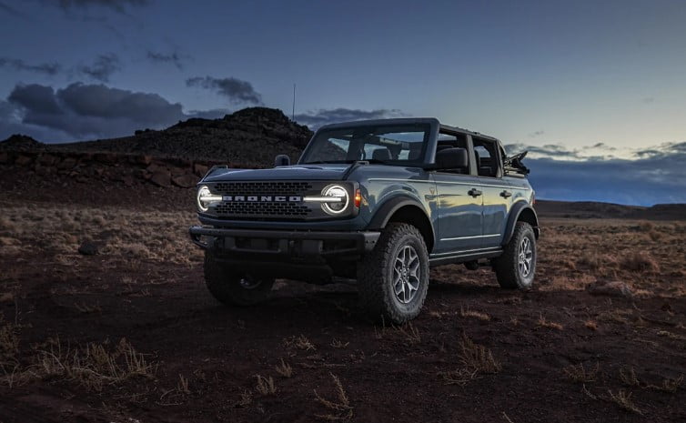 2021 Ford Bronco what's new in this off-roader this time